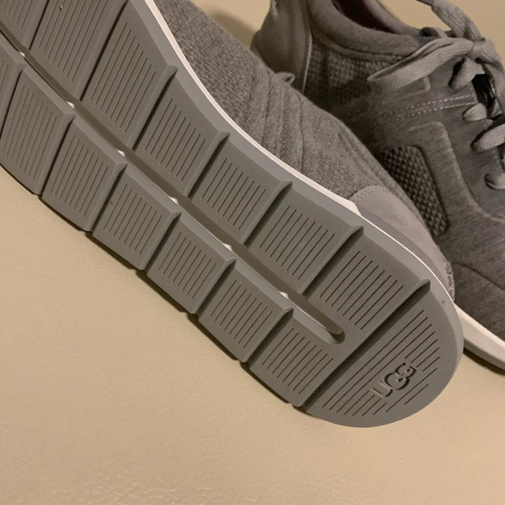 New UGG woman’s Adeline Jersey Knit Sneakers size 10 - Picture 14 of 16